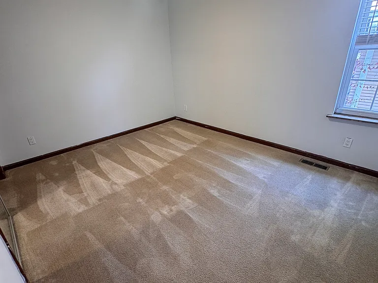 210 E 40th St #17 — Photo 19