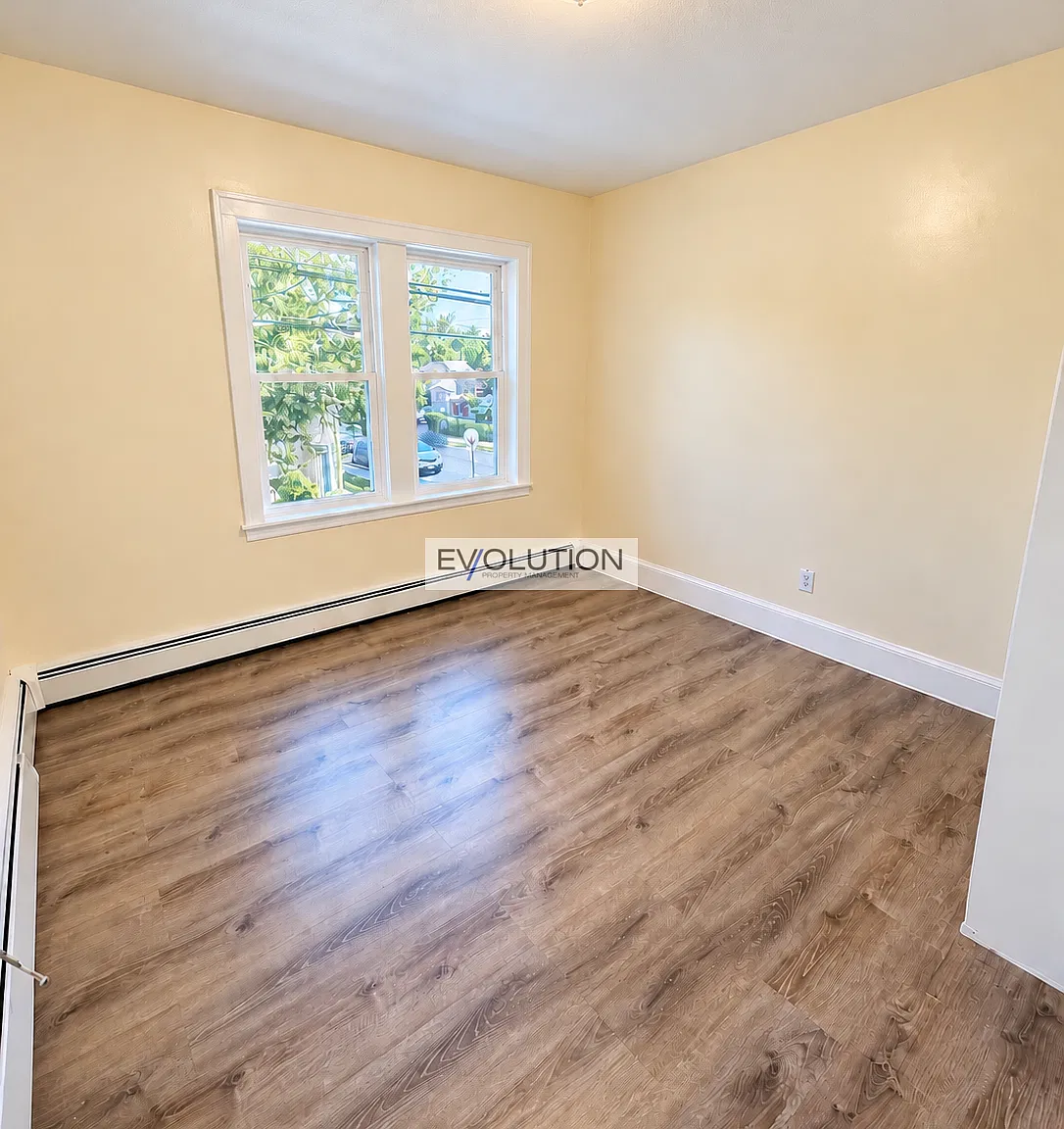 2 bed, 1000 sqft, $1,600 — Photo 4