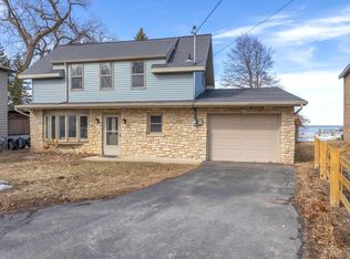 N7258 Winnebago DRIVE, Fond Du Lac, WI 54935