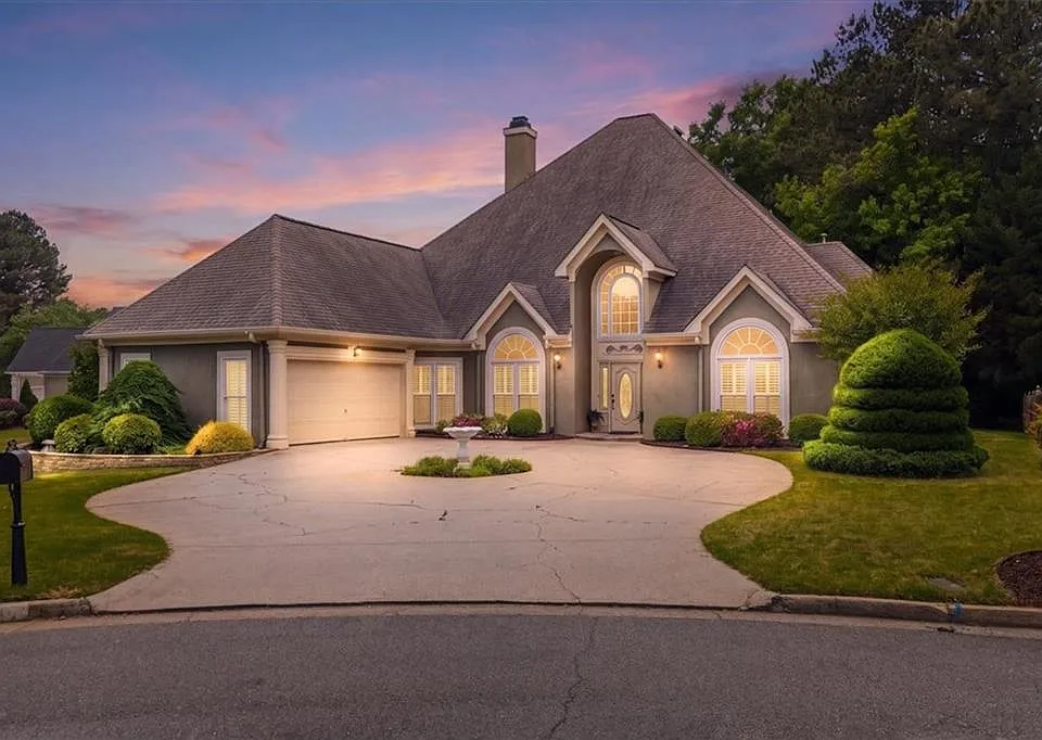 210 Masters View Ct