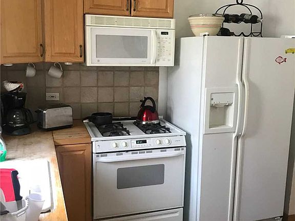 2nd image of 10 Randall Ln