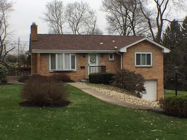 391 Southridge Dr photo 1
