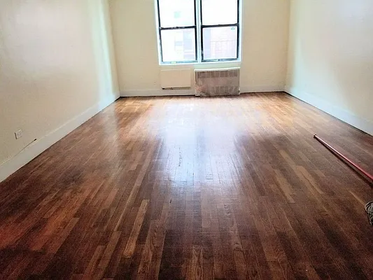 Rented by Really NY LLC | media 21