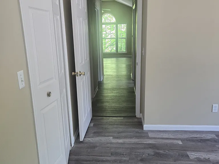 1702 Deepwood Cir — Photo 16