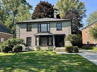 855 Neff Rd, Grosse Pointe, MI 48230