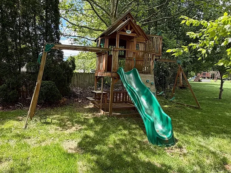 2264 Raleigh Rd — Photo 37