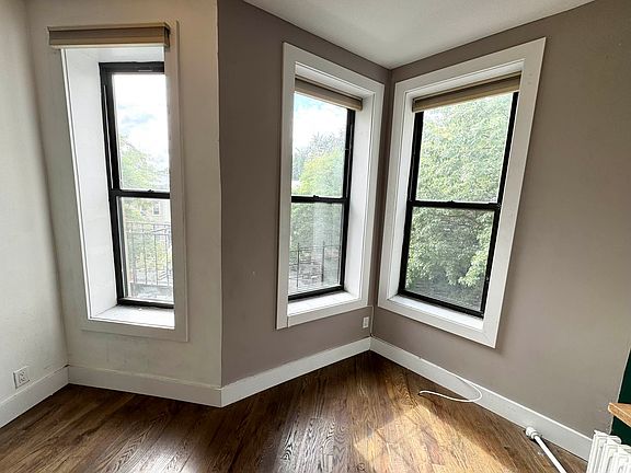 3rd image of 865 Saint Johns Pl APT 3A