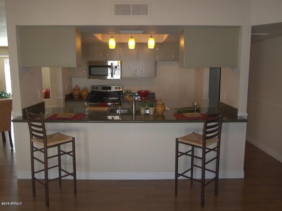 2nd image of 314 W Scott Ave