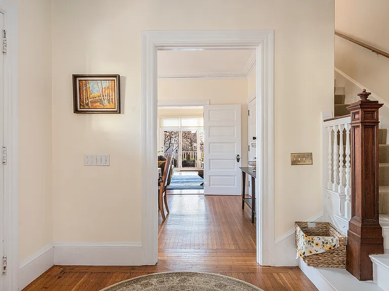 Main Level Entry/ Stair