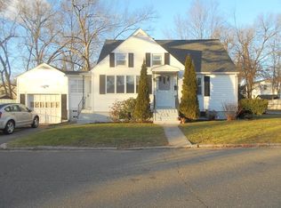 40 Tulsa St, Springfield, MA 01118