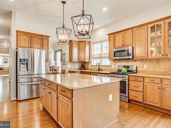 3rd image of 12602 Cannon Crest Dr