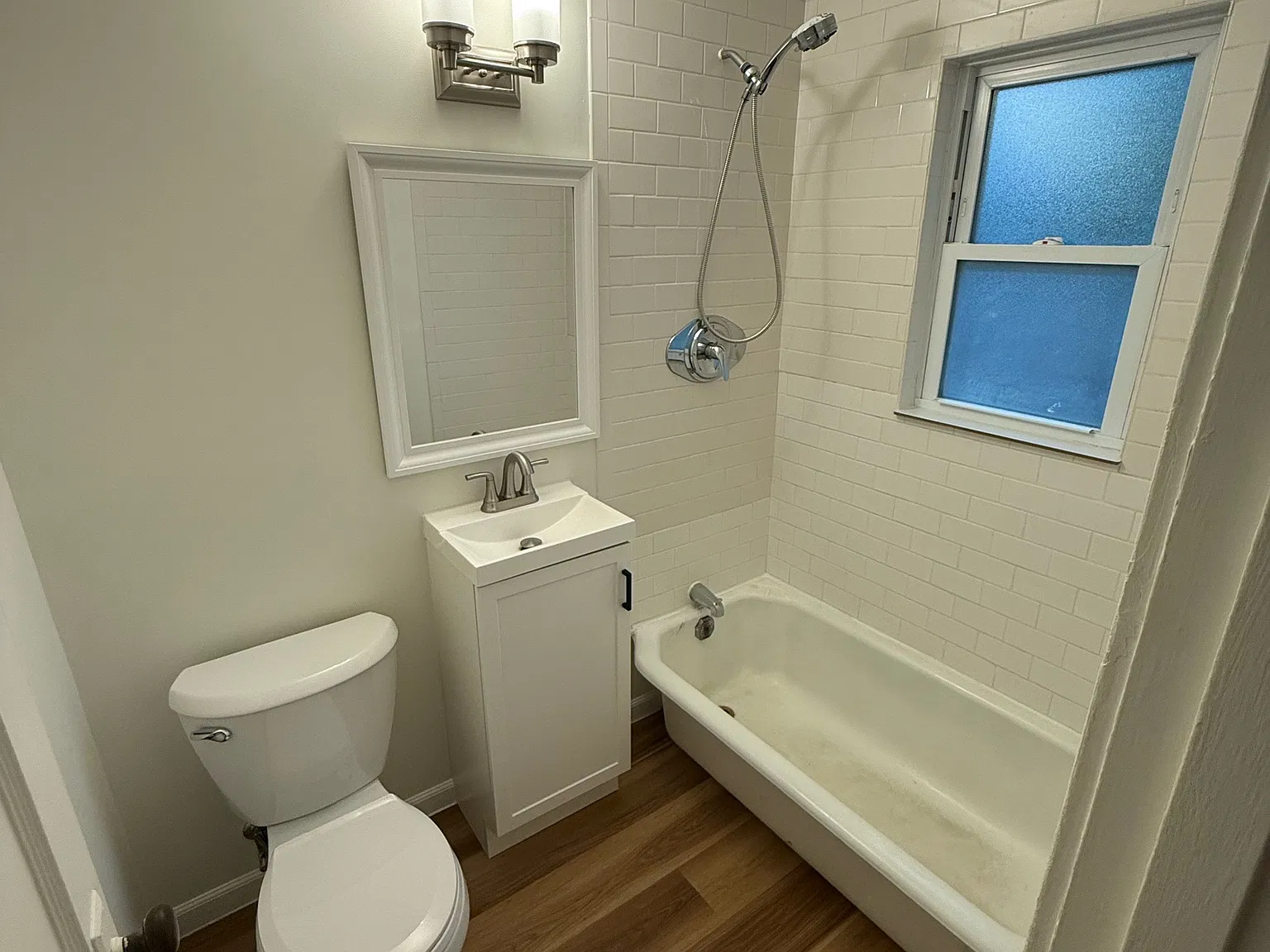 1 bed, 1000 sqft, $1,600 — Photo 3