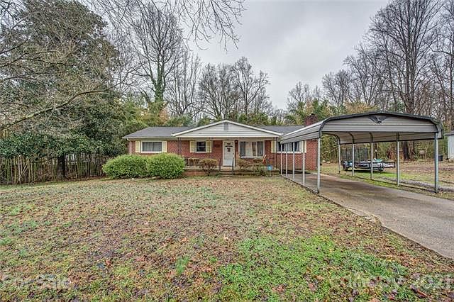 2nd image of 2303 Greenleaf Dr
