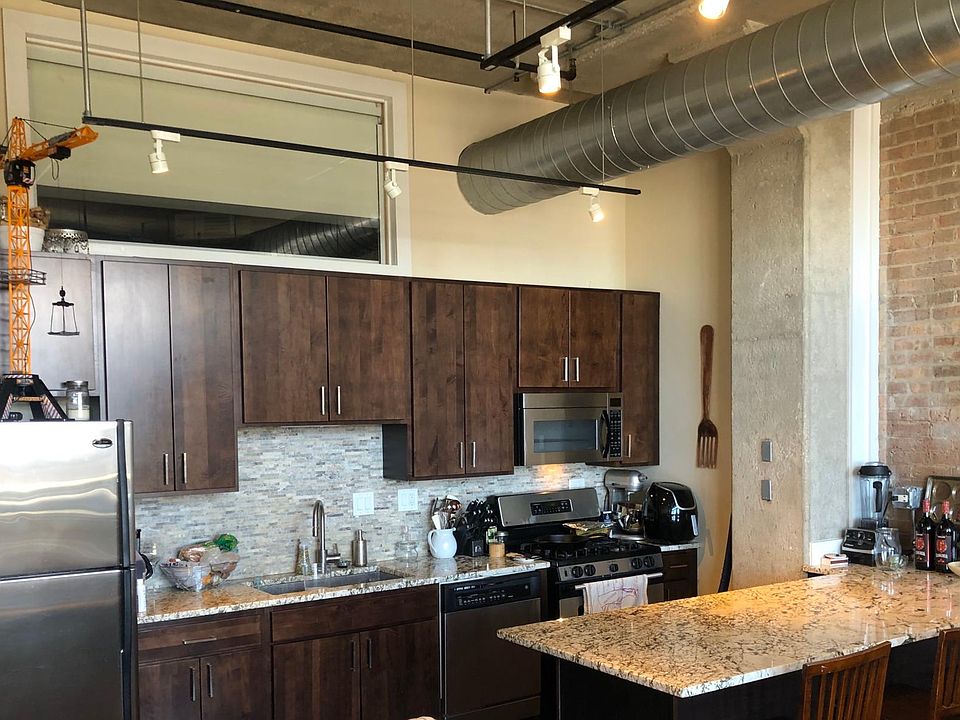 1st image of 900 N Kingsbury St APT 718