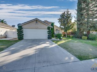 8511 Winlock St, Bakersfield, CA 93312