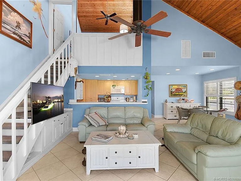 324 NE Golfview Cir #324 — Photo 14