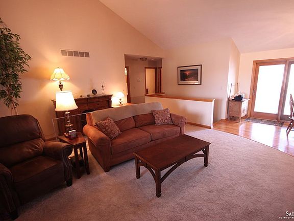 4th image of 2220 Sherwood Ln