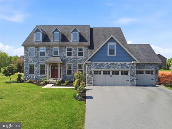 206 Matthew Dr, Chambersburg, PA 17201