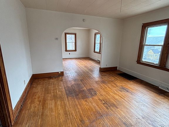 3rd image of 3826 N Vincent Ave
