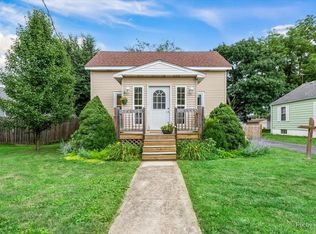 1034 Somonauk St, Sycamore, IL 60178