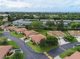 6101 Vivienda Dr, Bradenton, FL 34207