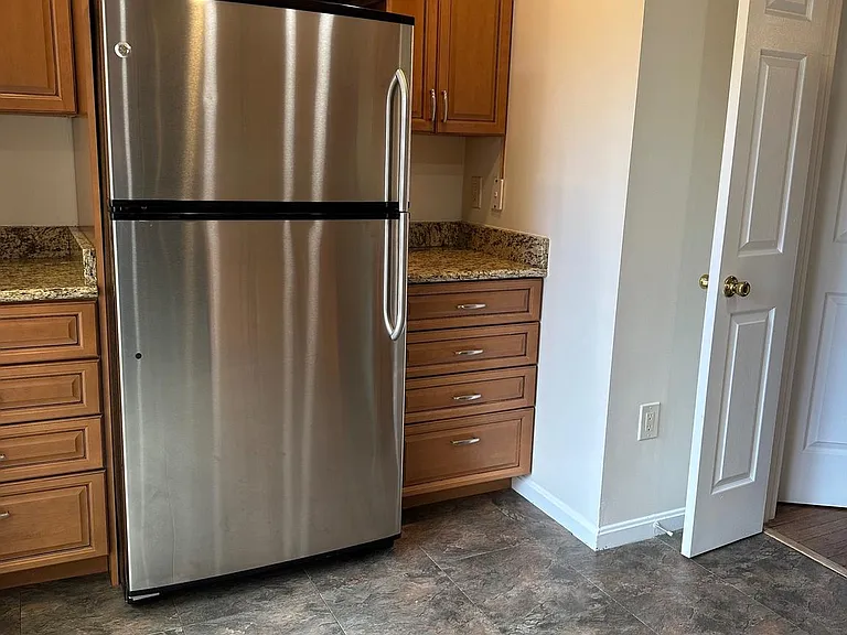 529 Colecroft Ct — Photo 7