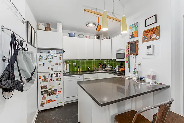 Rented by Compass | media 10