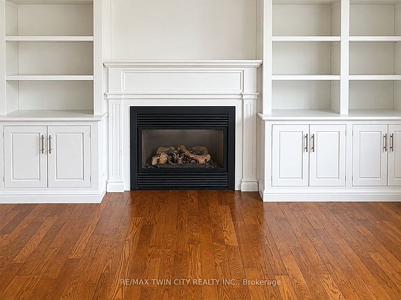 4th image of 920 Marl Meadow Ct