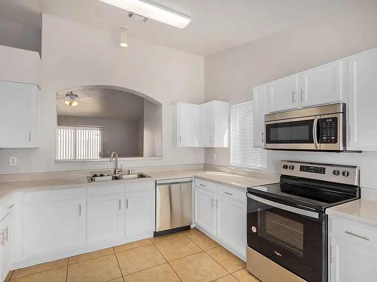 8520 W Palm Ln #1103 — Photo 12