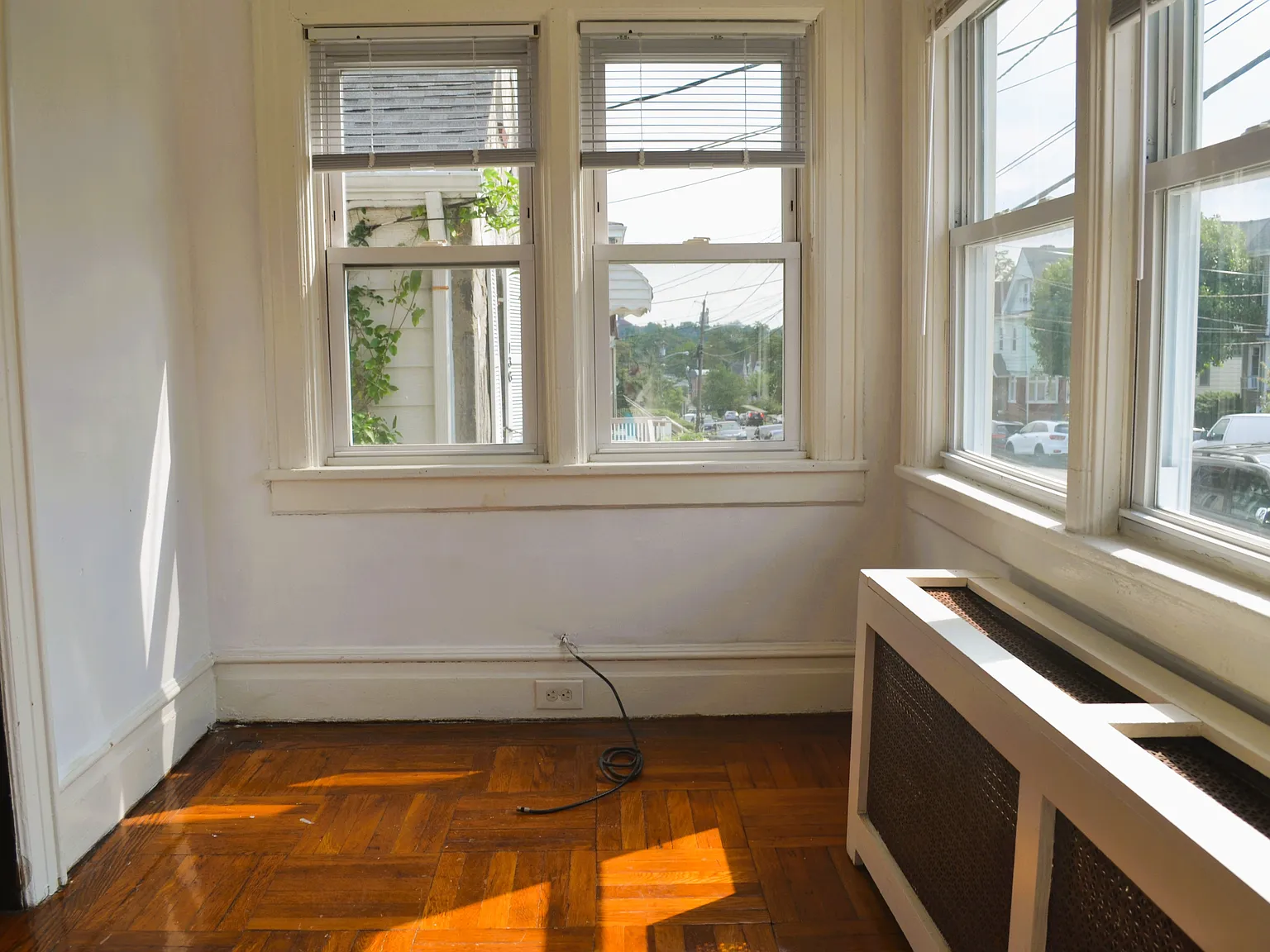 3 bed, 1.5 bath, 1258 sqft, $3,200 — Photo 4