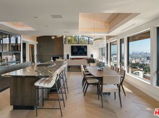 6918 Oporto Dr, Los Angeles, CA 90068