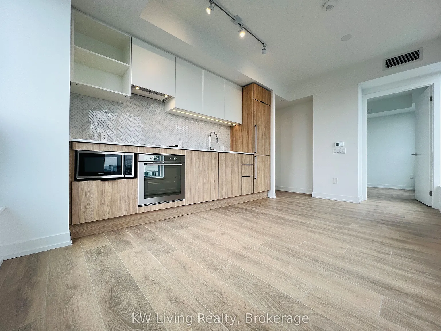 199 Church Condo — Photo 3