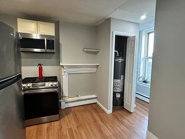 261 French St #12 — Photo 9