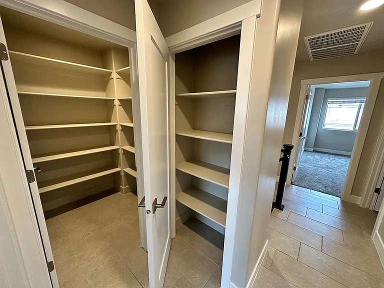 Three Bedroom Red Mountain Vista Town Home — Photo 31