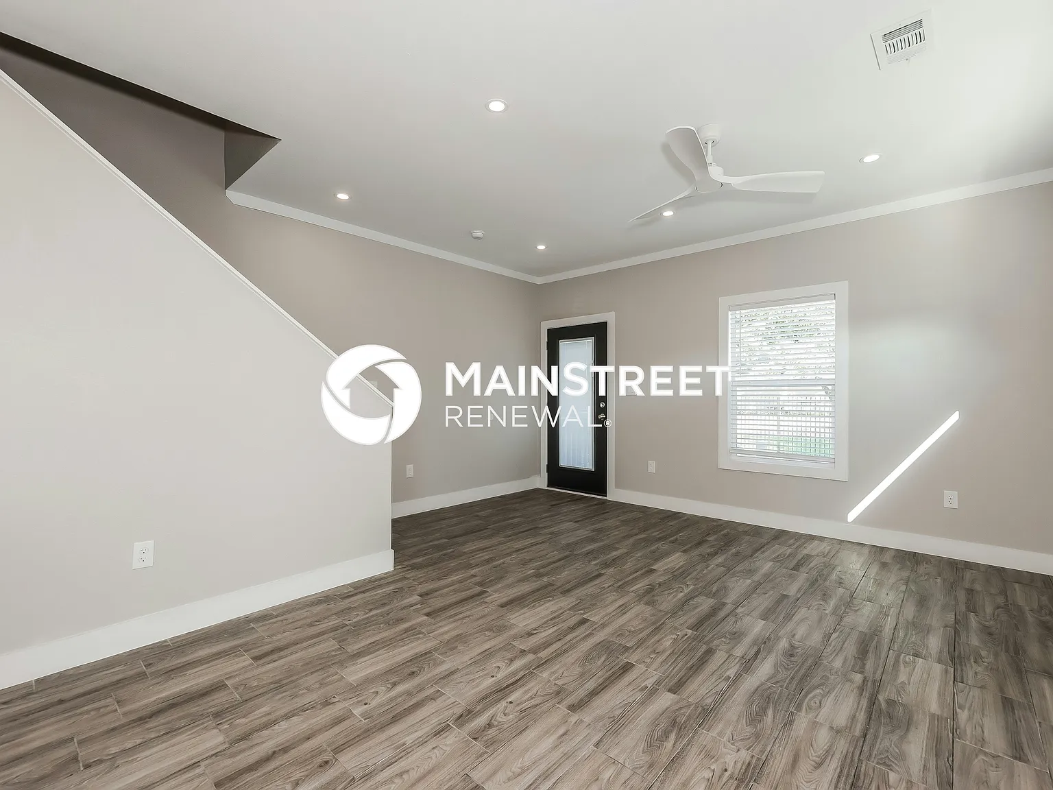 1244 Lonsdale Ave — Photo 4