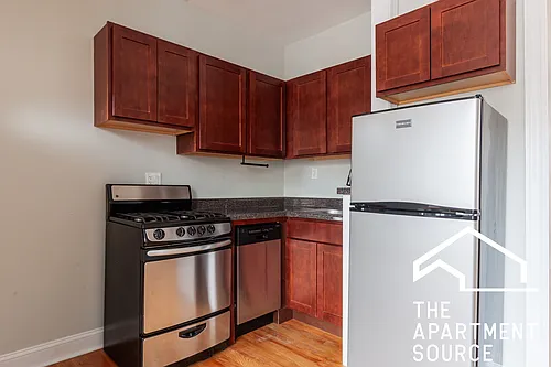 3815 N Pine Grove Ave #1 Photo 1