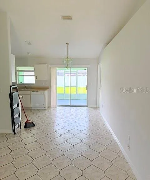 98 Rickenbacker Dr #B — Photo 17