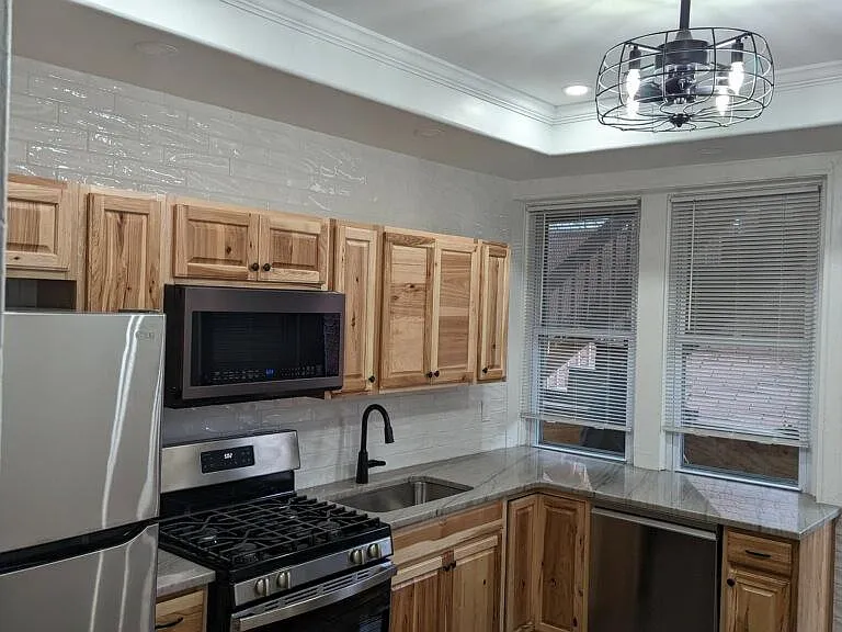 466 W Ferry St #2 — Photo 3