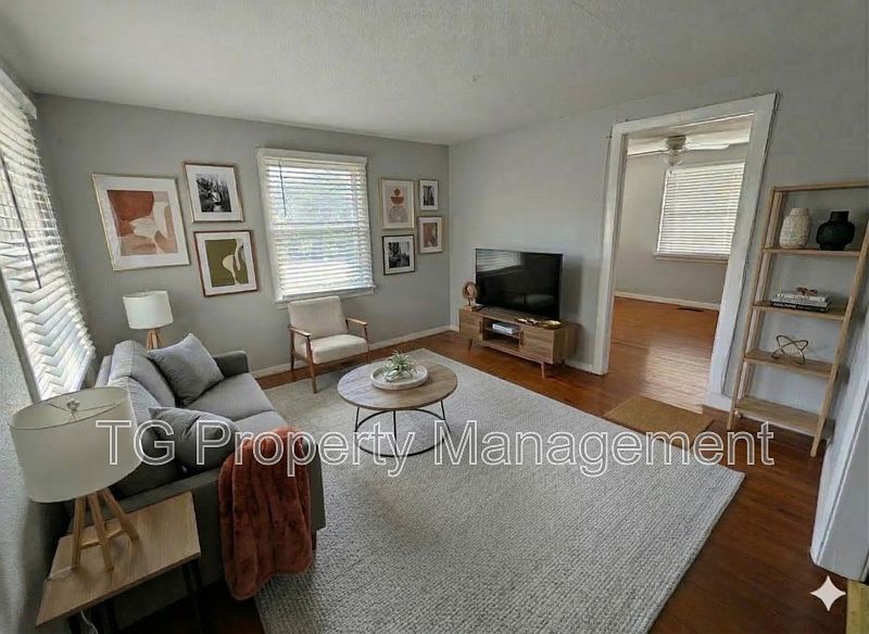 1st image of 5557 Ramona Blvd