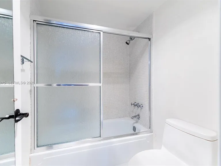 6900 Bay Dr #6H — Photo 12