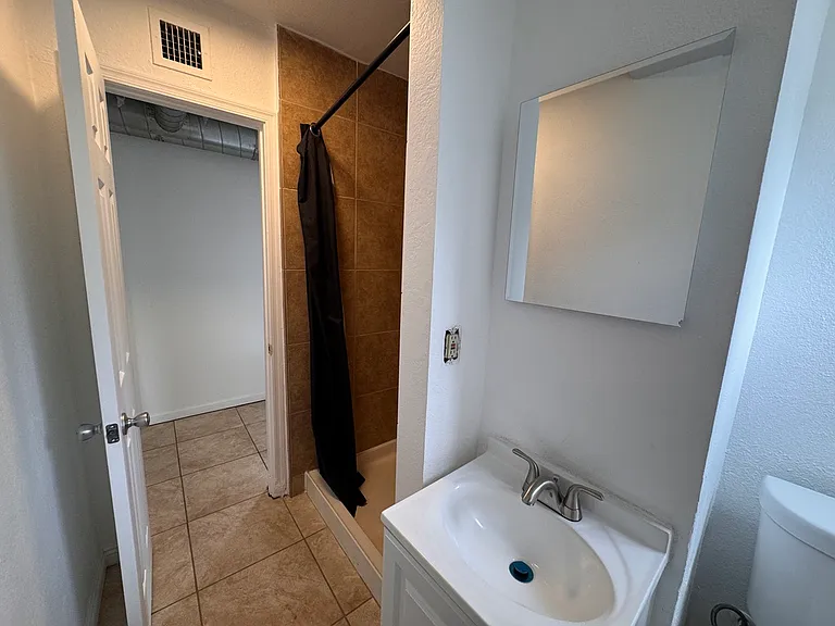 2045 W Washington St #3 — Photo 6