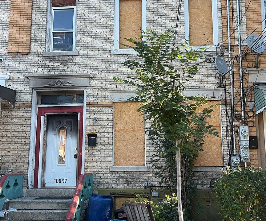 1st image of 104-47 164 Street