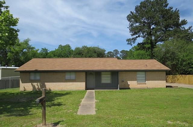 1st image of 2203 Easley Cir