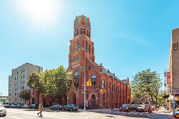 Rented by MySpaceNYC | media 71