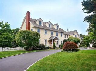 169 Colonial Pkwy, Manhasset, NY 11030