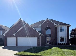 51613 Rivard Rd, New Baltimore, MI 48047