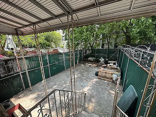 Rented by Friedman Mayer, LREB | media 9