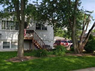 817 Salem Ln, Carpentersville, IL 60110