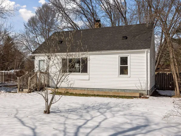 2287 Terrace Dr, Mounds View, MN 55112