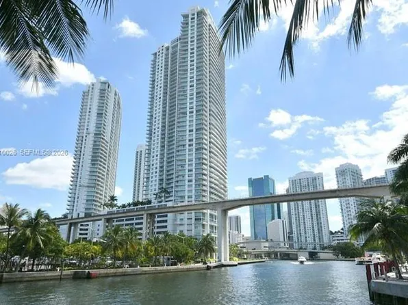 185 SW 7th St, Miami, FL